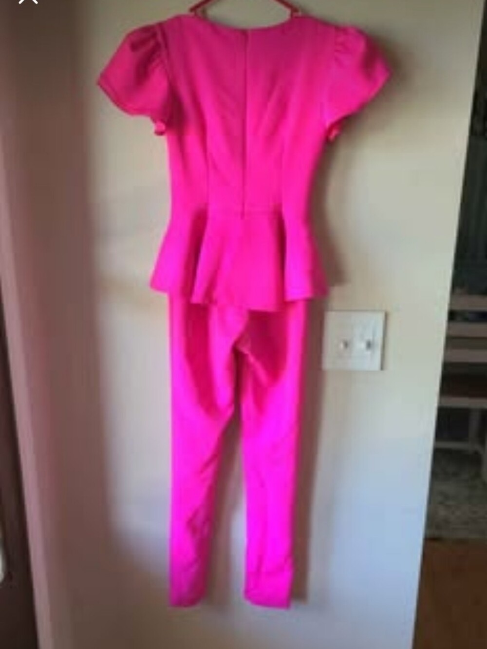 Hot Pink Interview/Appearance - Picture 3 of 3